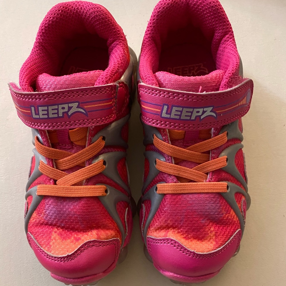 Leepz by Stride Rite girls light up sneakers pink!